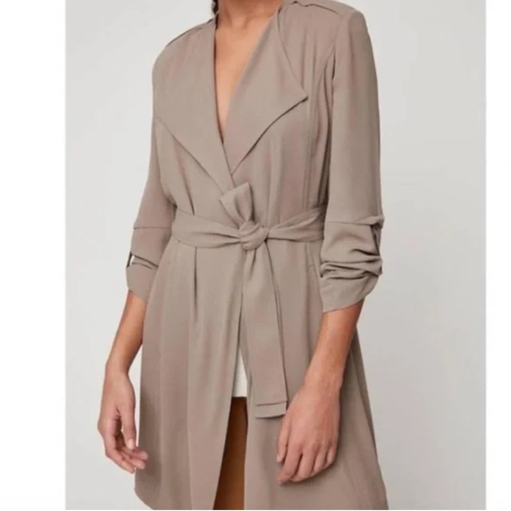 Torrid 2X light trench coat . Lightly used in great condition